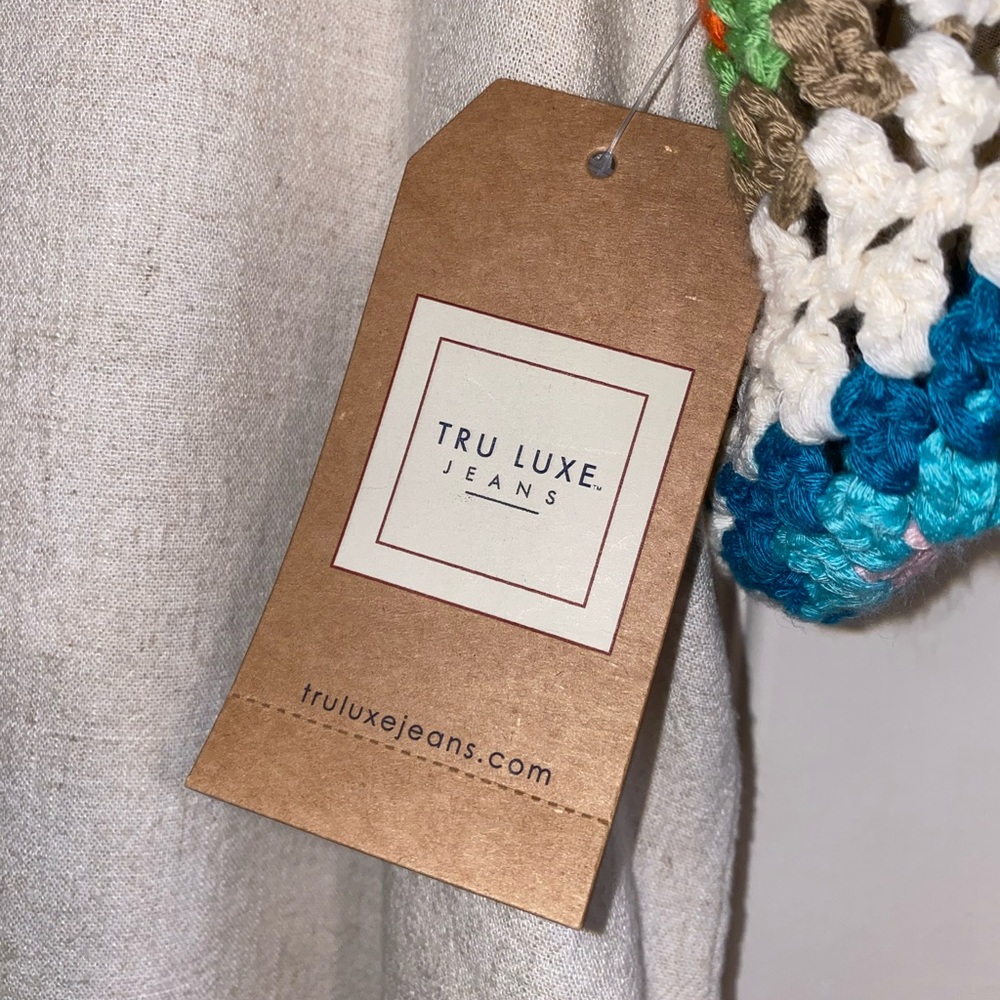 Tru Luxe Jeans Beige Top with Colorful Crochet Sleeves - Picture 4 of 8